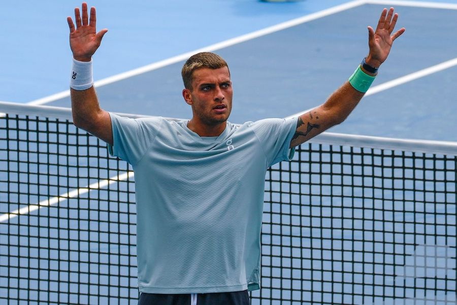 Flavio Cobolli rallies from brink to advance in Cincinnati