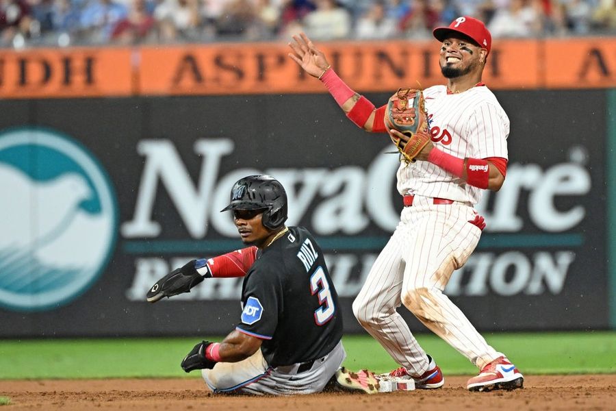 Cristopher Sanchez earns league-leading 16th win as Phillies edge Marlins