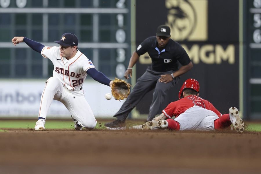 Astros ride strong bullpen effort to victory over Angels
