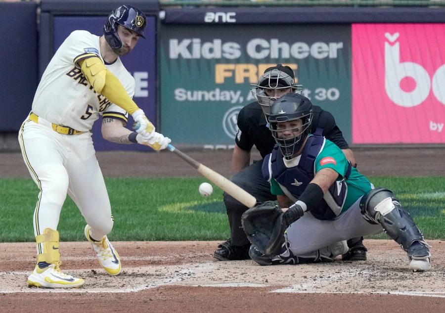 Garrett Mitchell leads Brewers' bats in win over Mariners