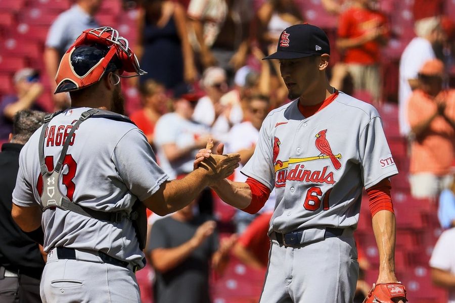 MLB roundup: Ninth-inning error helps Cardinals rally past Reds