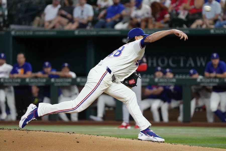 Jacob deGrom reaches 2,000 K's, leads Rangers to shutout of Nationals