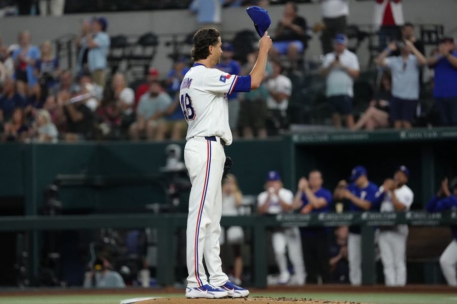 Rangers' Jacob deGrom becomes second fastest to 2,000 K's