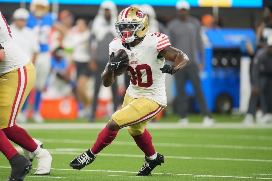 Report: 49ers trade RB Zamir White to Saints for LB Deion Jones