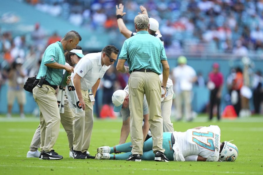 O linebacker novato do Dolphins, Trey Moore, será submetido a uma cirurgia no tornozelo.