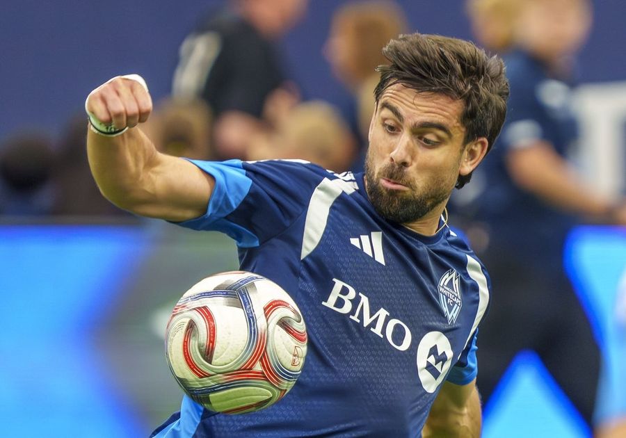 Whitecaps smash Dallas to move back atop Western Conference