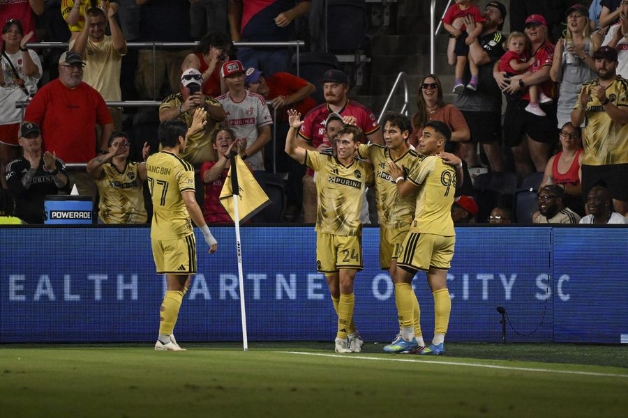 Unbeaten for 11: St. Louis beats Houston to continue streak