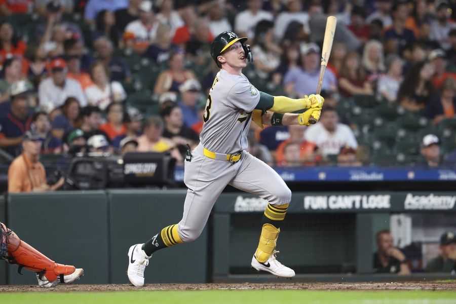 Os Athletics protagonizam uma virada de 7 corridas para derrotar os Astros no jogo decisivo.
