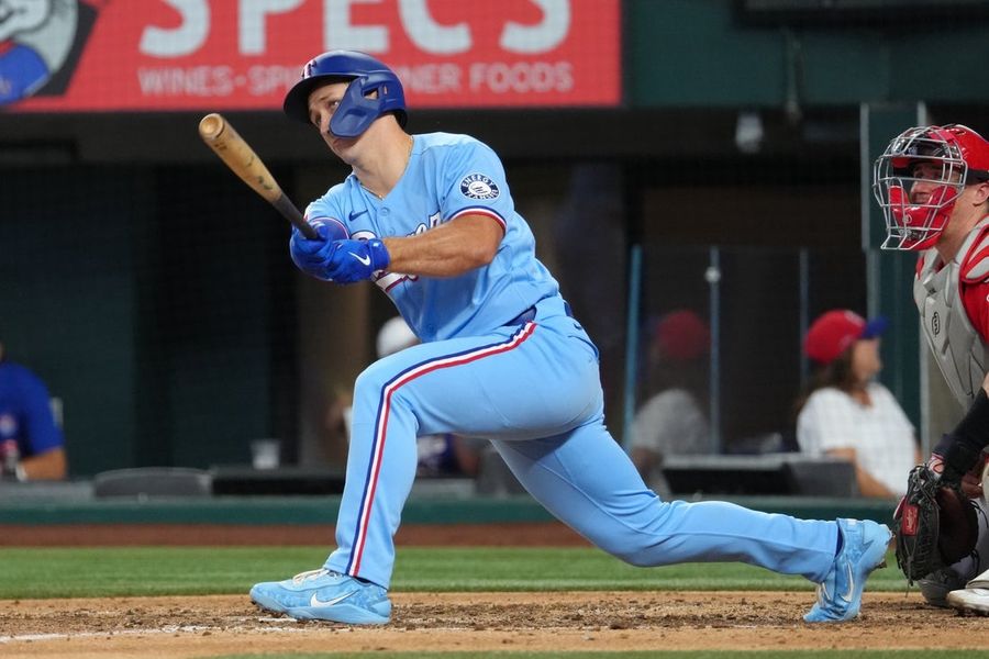 Cal Quantrill brilha e Rangers vencem os Angels com facilidade.
