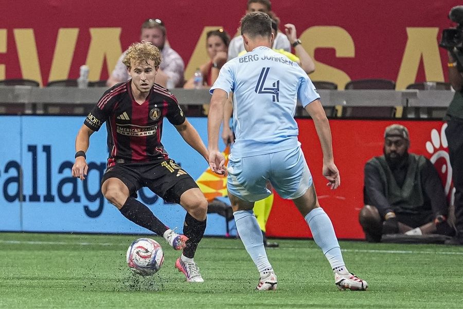 Behind big first half, Atlanta finally wins a third straight