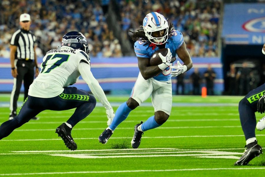 Titans rally from early deficit to beat Seahawks in preseason action