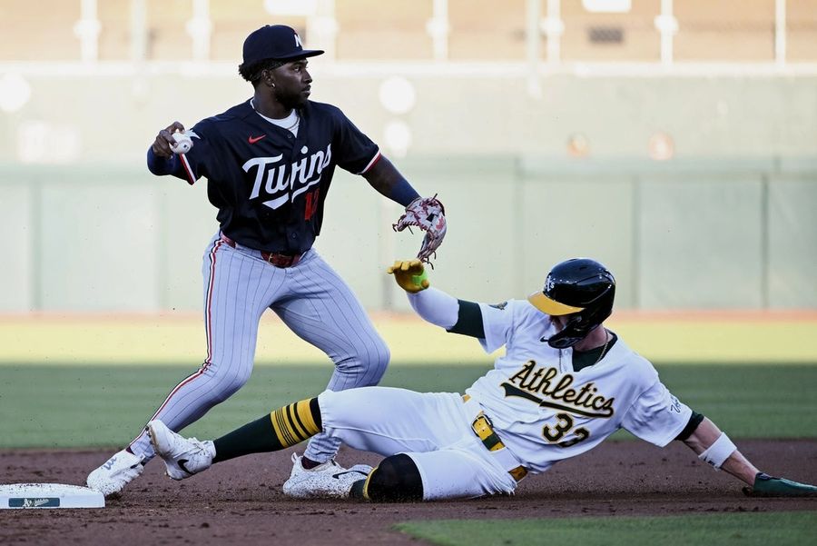 Os Twins somam 16 rebatidas na vitória que abriu a série contra os Athletics.