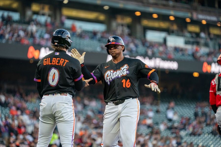 Giants overcome another injury to starting pitcher, beat Reds