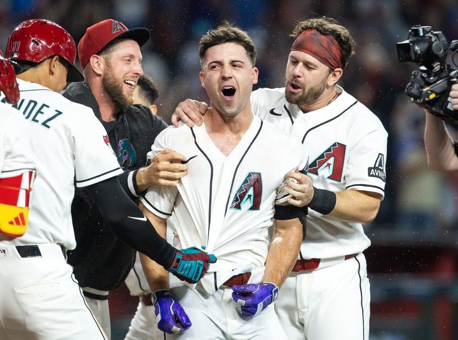 No lead is safe as Diamondbacks, Cubs enter series finale