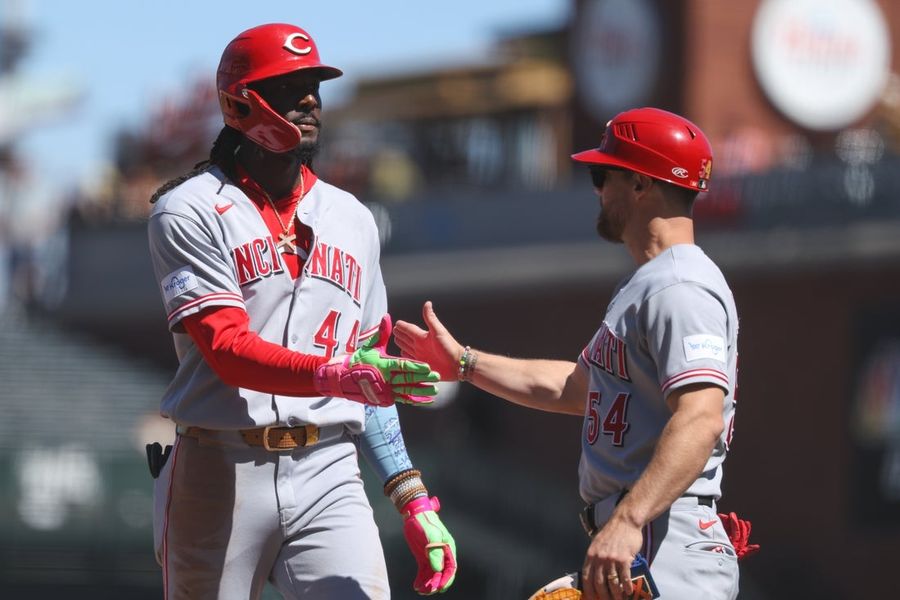 MLB roundup: Reds score 7 in ninth to stun Giants, avoid sweep