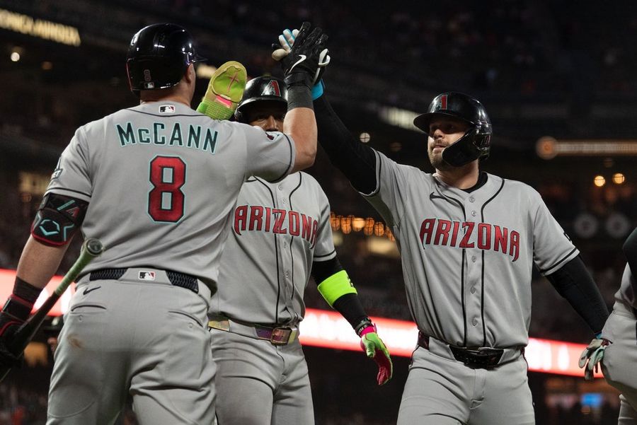 First-pitch homer, 2 other long balls send Diamondbacks past Giants