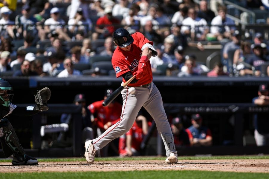 Defense, starting pitching help Red Sox blank Yankees