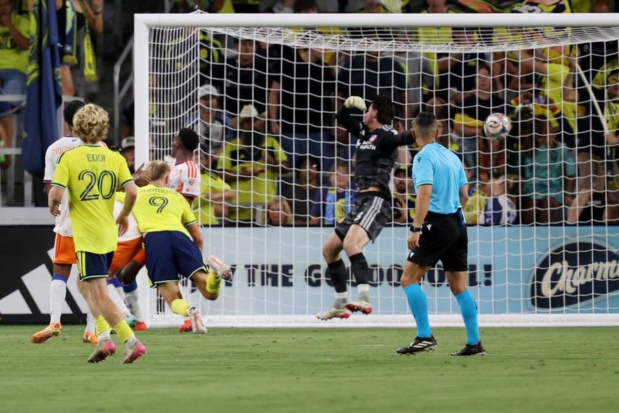 Sam Surridge, Hany Mukhtar lead Nashville rout of Cincinnati