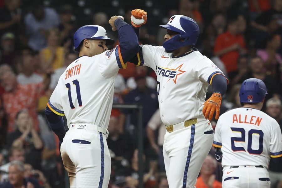 Astros looking to put some distance in AL West race, host White Sox