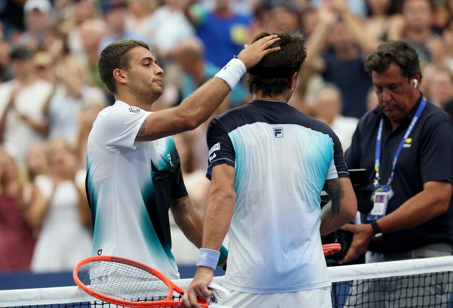 Flavio Cobolli erases 2-set deficit, advances in U.S. Open marathon 