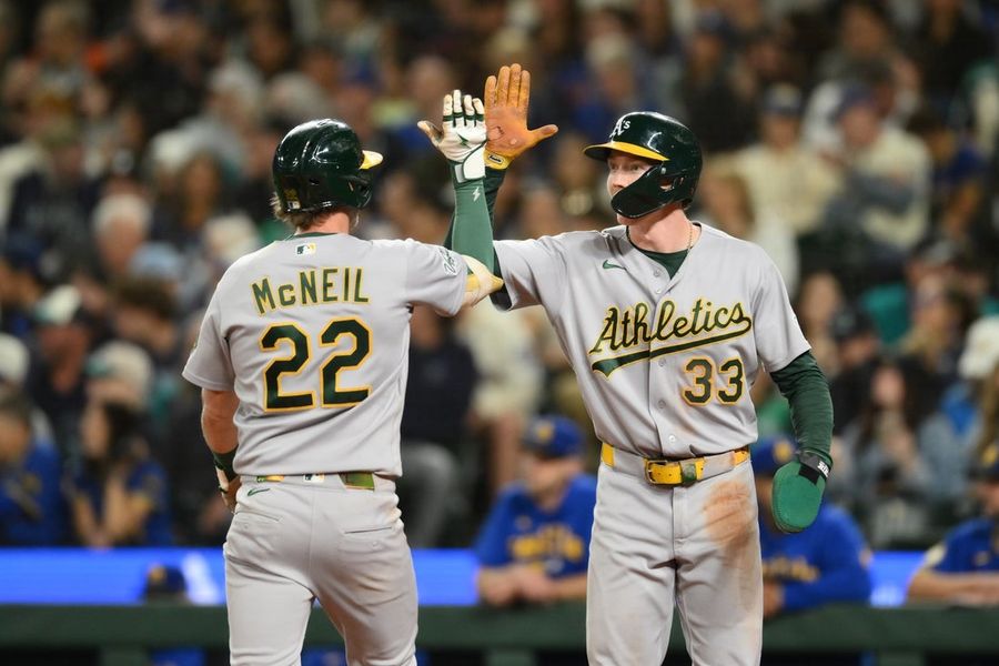 Athletics post 4-HR third, damage Mariners' slim playoff hopes