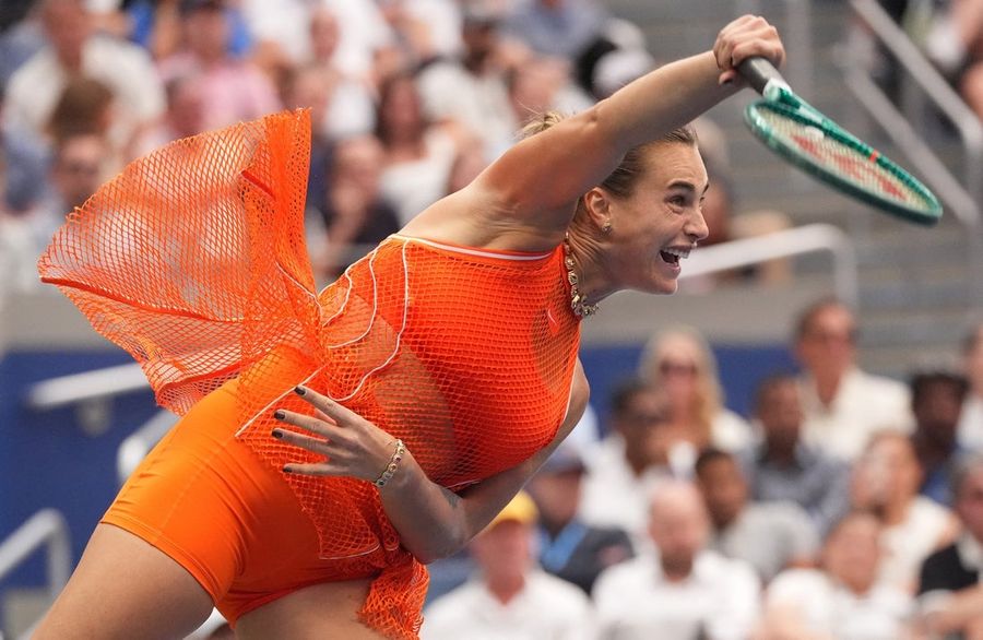 Late charge puts top seed Aryna Sabalenka into US Open quarters