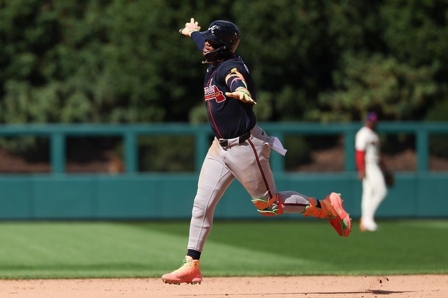 Ronald Acuna Jr. (3-run HR), Braves rally late to upend Phillies
