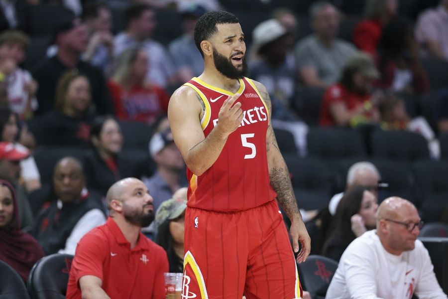 Fred VanVleet, deep Rockets take on improving Mavericks
