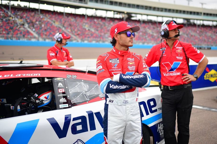 Kyle Larson carries slim Cup Series edge into Talladega race