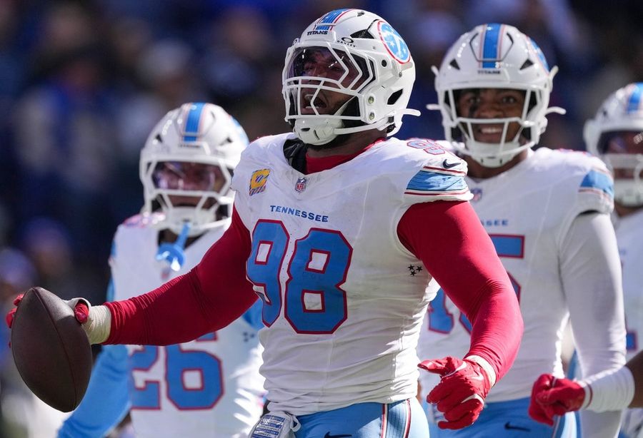 Bears bolster D, acquire Jeffery Simmons from Titans