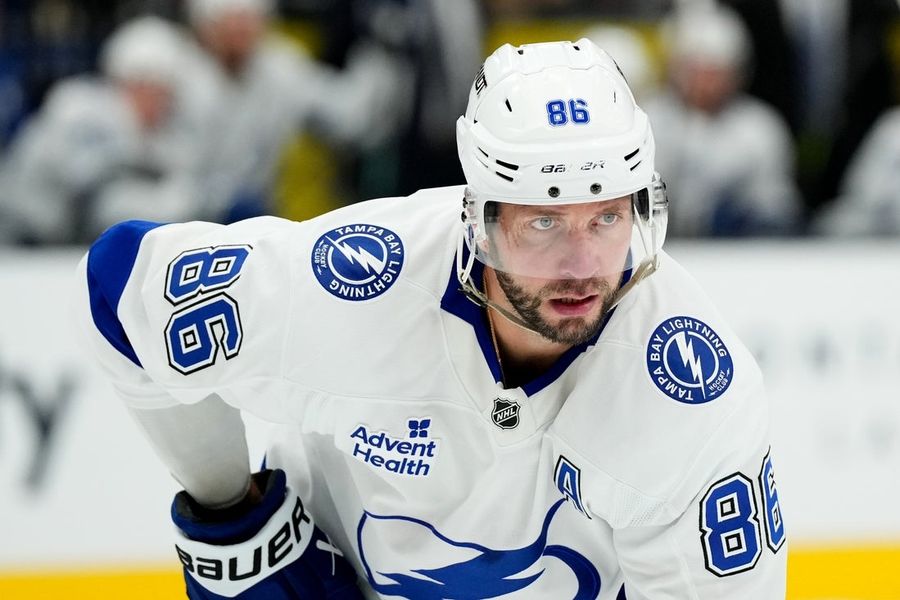 Red-hot Lightning test mettle against surprisingly middling Avalanche