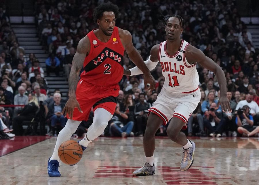 Kawhi Leonard, Raptors open season with romp past Bulls