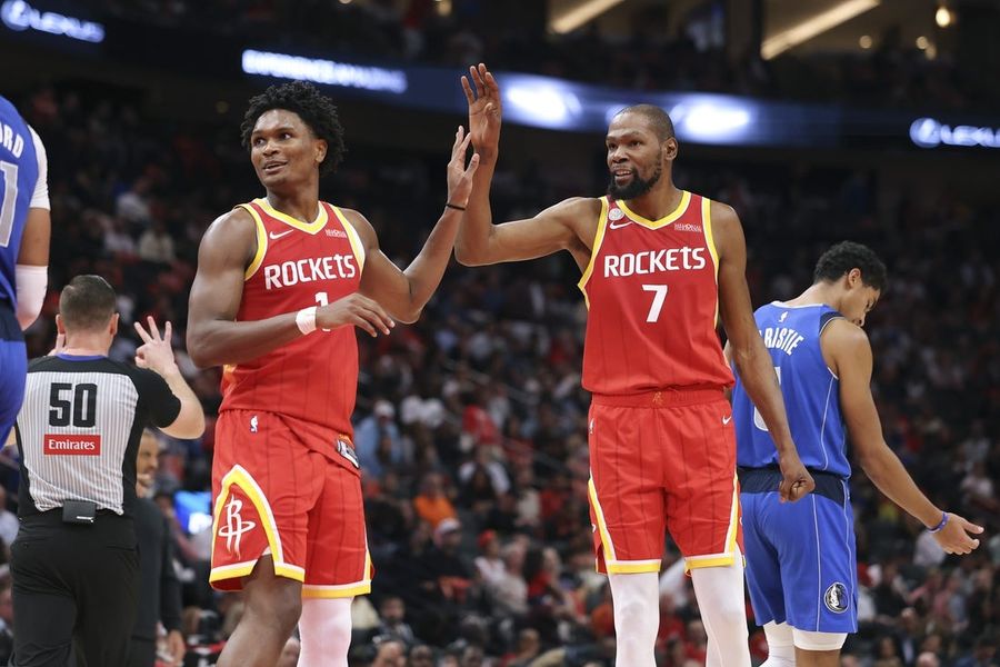 Rockets' dominant second quarter sinks Mavs in season opener