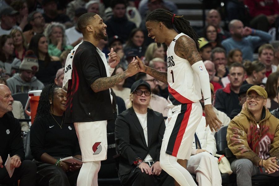 Fresh off dominant debut, revamped Blazers face Kings