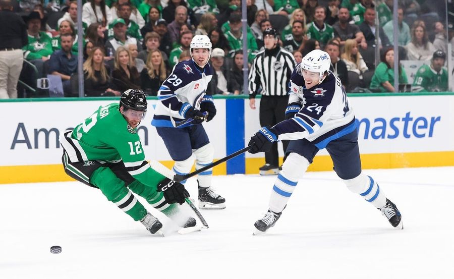 Roope Hintz forces OT, then tallies winner as Stars overtake Jets