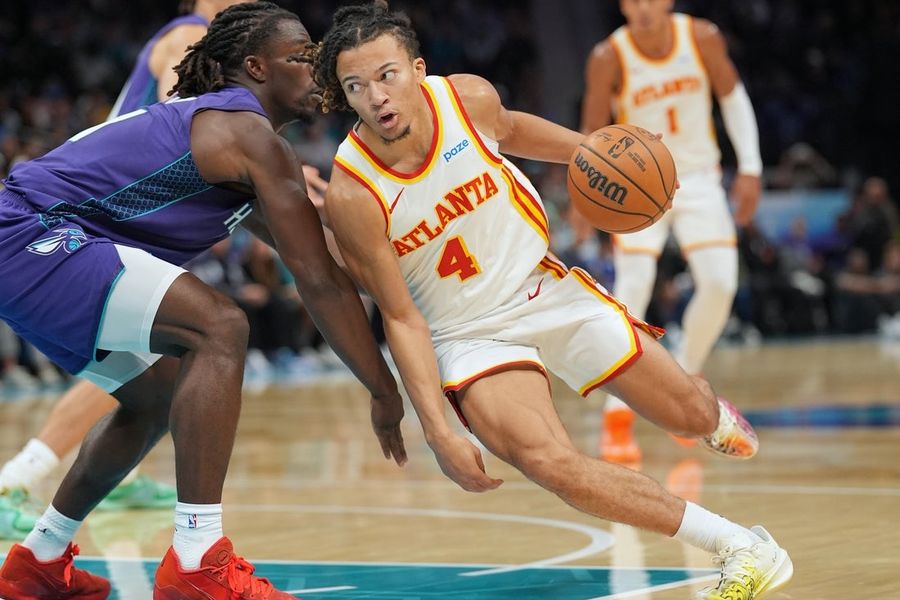 Hot-shooting Hawks set franchise mark with 47-point rout of Hornets