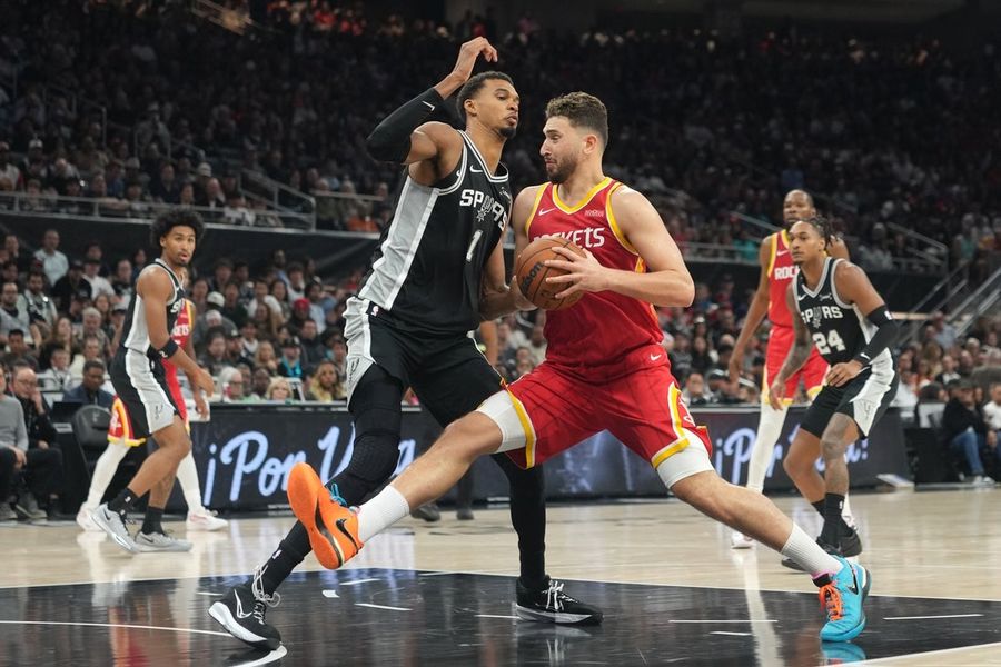 Alperen Sengun, Rockets win physical battle against rival Spurs