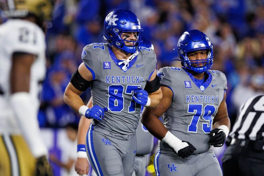 No. 12 Kentucky erases early deficit, beats Vanderbilt for 6th straight win