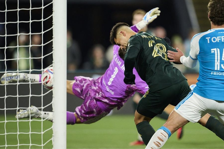 Alexander Aravena's dramatic goal lifts Timbers past Charlotte FC