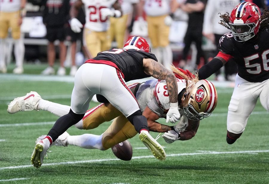 Los Falcons realizan jugadas clave y le propinan a los 49ers su primera derrota de la temporada.