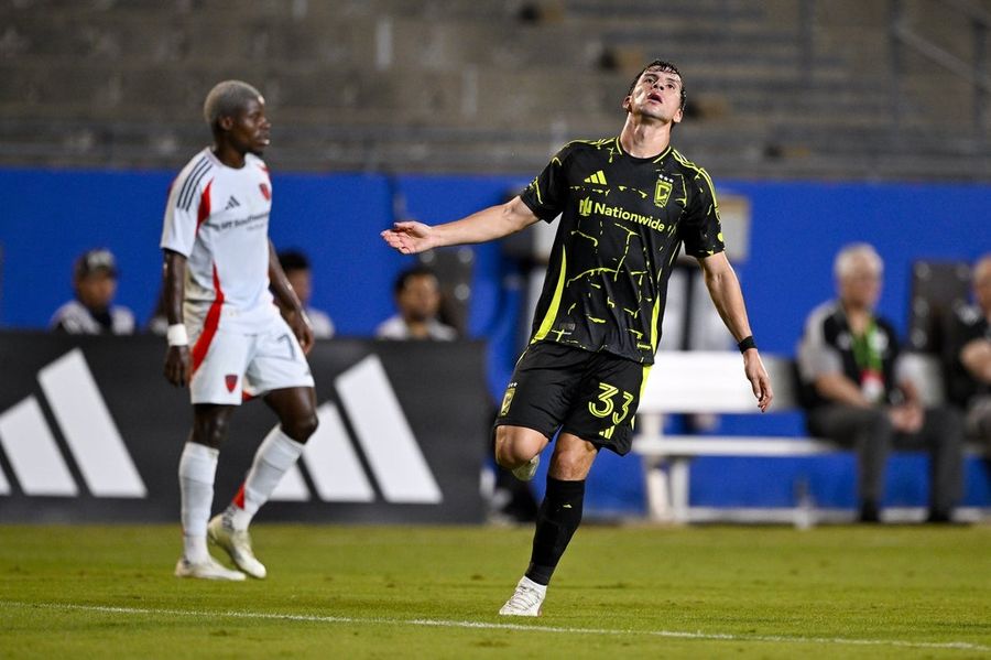 Crew shut out FC Dallas, rise into Eastern Conference playoff spot