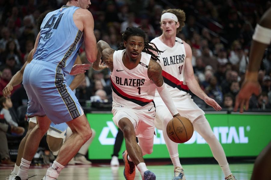 Blazers' Ja Morant exits against former team with hamstring injury