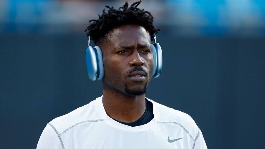 Everybody is sick and tired of Antonio Brown except the Tampa Bay Buccaneers