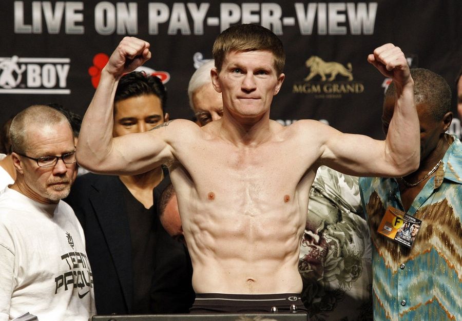 Former boxing champ Ricky Hatton dies at 46