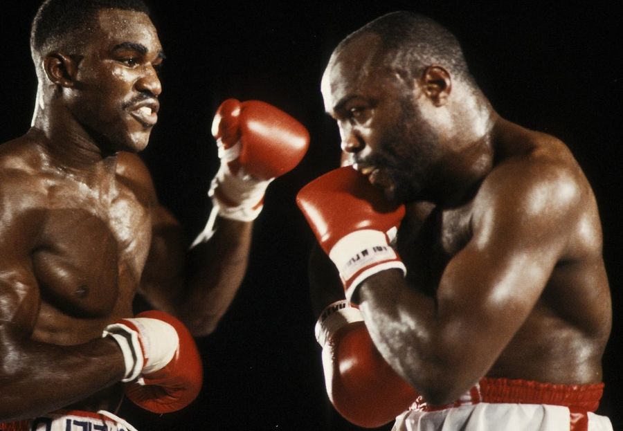 Ex-campeão mundial de boxe Dwight Muhammad Qawi morre aos 72 anos