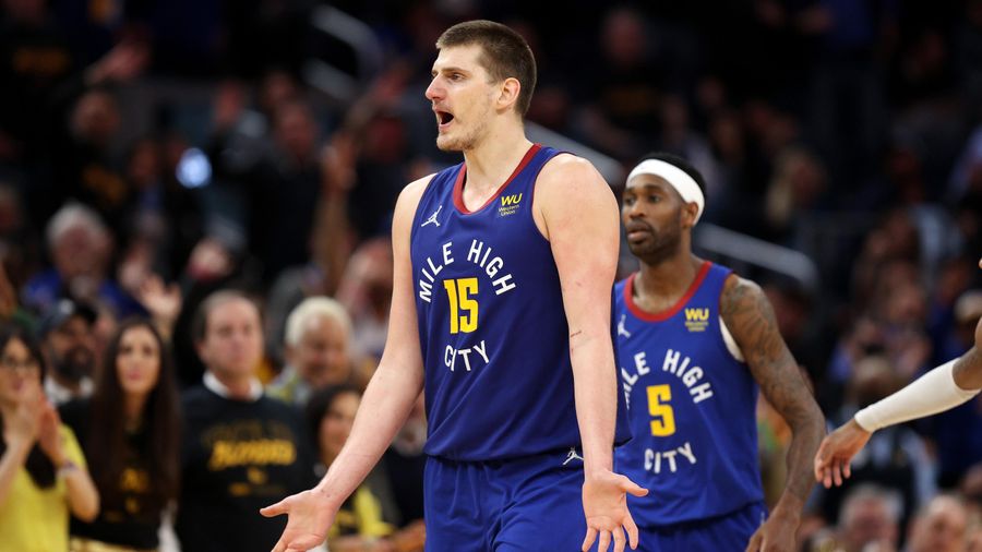 Nikola Jokić looks flustered and angry