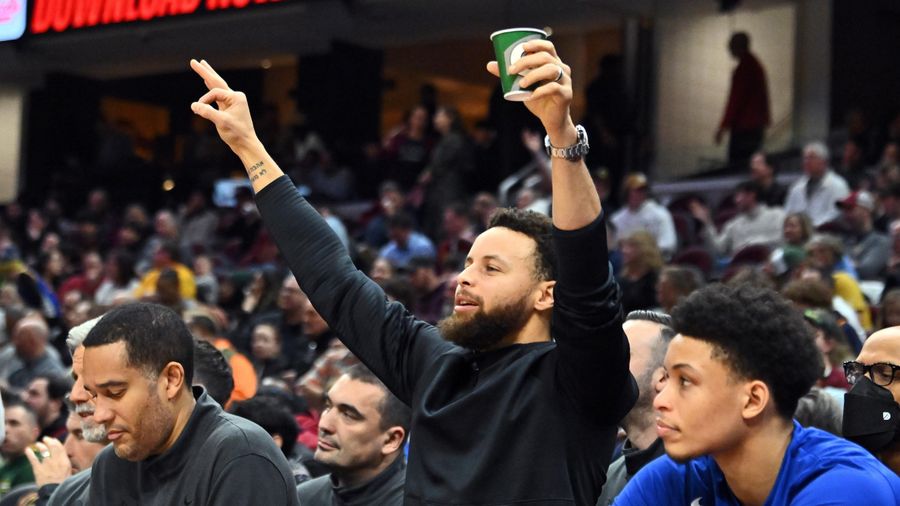 When it comes to load management, Steph Curry says it's not the players who want it