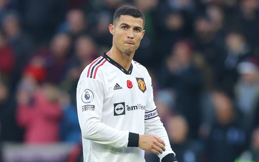 Cristiano Ronaldo goes to Kevin Durant’s school