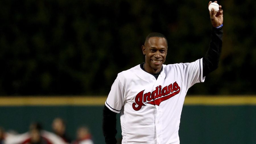 Kenny Lofton accused in suit of sending dick pics