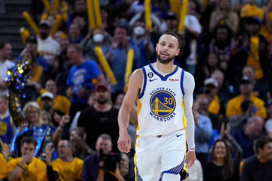 Steph Curry just wants to be the same emo kid you are